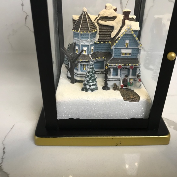 Bradford Exchange Thomas Kinkade Illuminated Holiday Centre Piece Lantern - Picture 7 of 11
